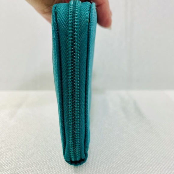 Travelon Zip Around RFID Blocking Wallet Aqua Turquoise 8" x 4" NEW Condition - Picture 4 of 8